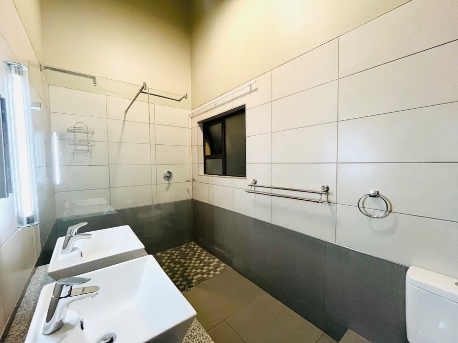 3 Bedroom Property for Sale in Woodland Hills Free State